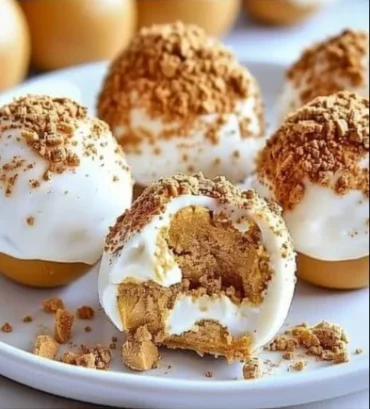 No Bake Pumpkin Cheesecake Balls 4 No Bake Pumpkin Cheesecake Balls ready to serve, a delicious fall dessert.